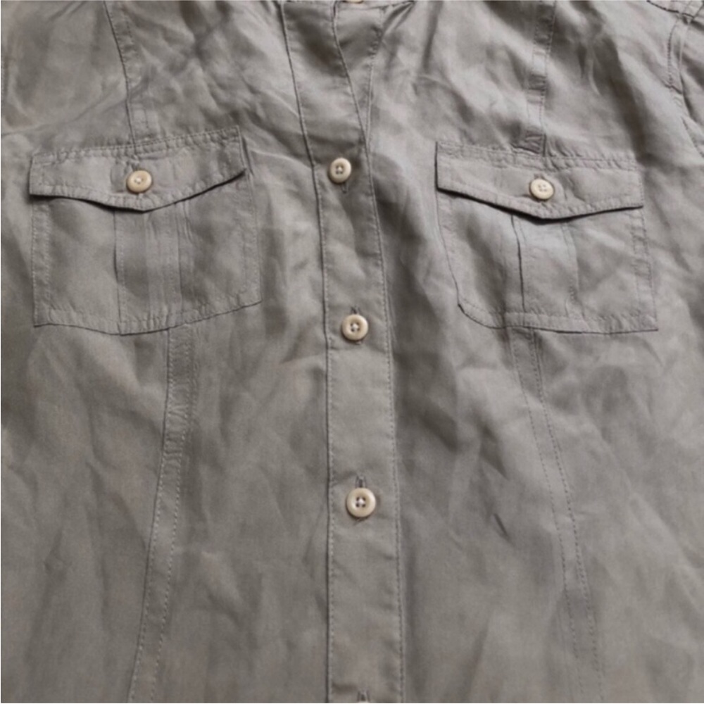 Banana Republic 100% Silk Blouse - Picture 3 of 7